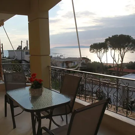 Petra Thea 4 * カラマタ